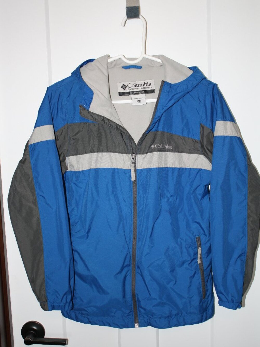 Columbia Light weight jacket, Kids size 14/16 blue/black and gray EUC